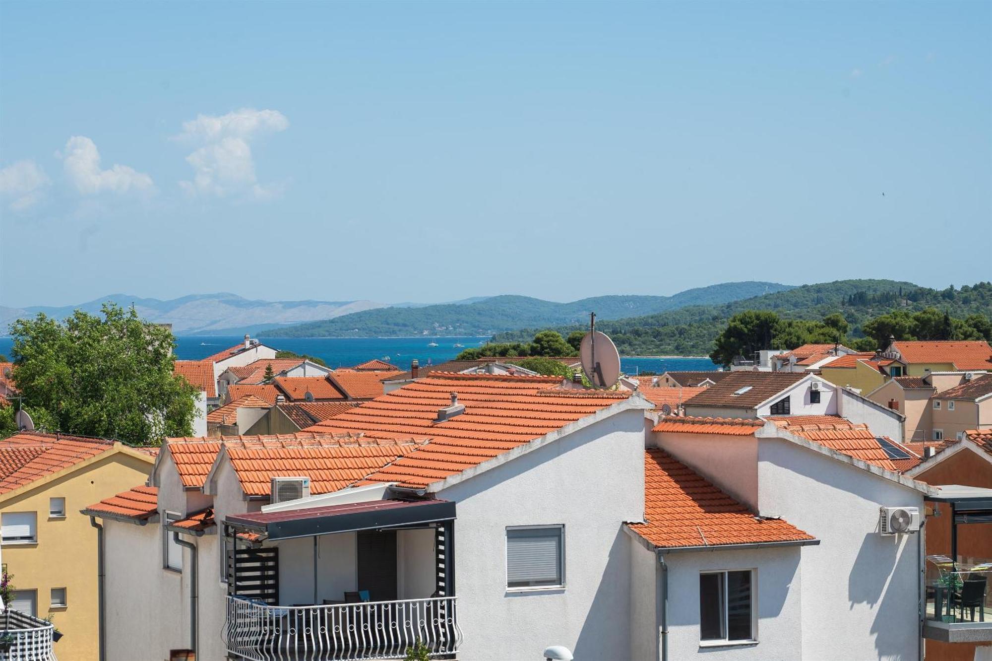 Apartments And Rooms Mladen Vodice Rum bild