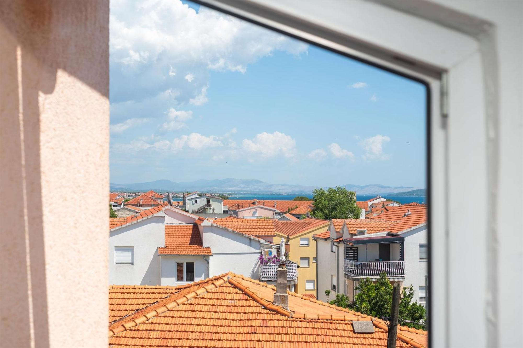 Apartments And Rooms Mladen Vodice Rum bild