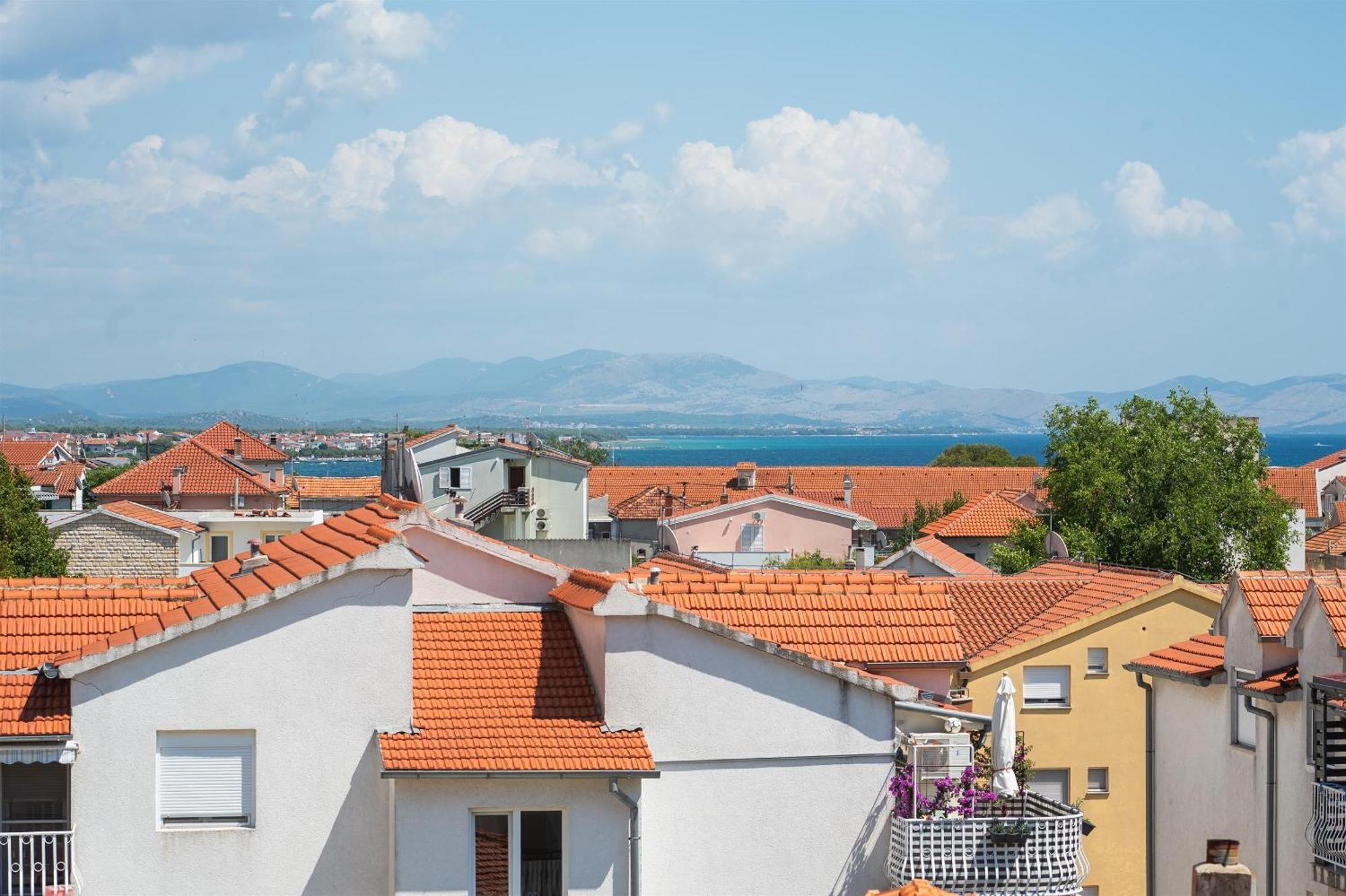 Apartments And Rooms Mladen Vodice Rum bild