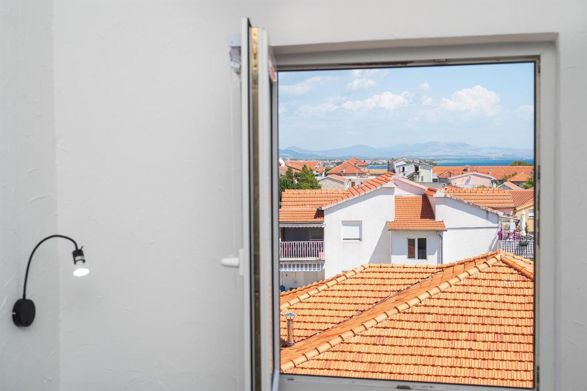 Apartments And Rooms Mladen Vodice Rum bild