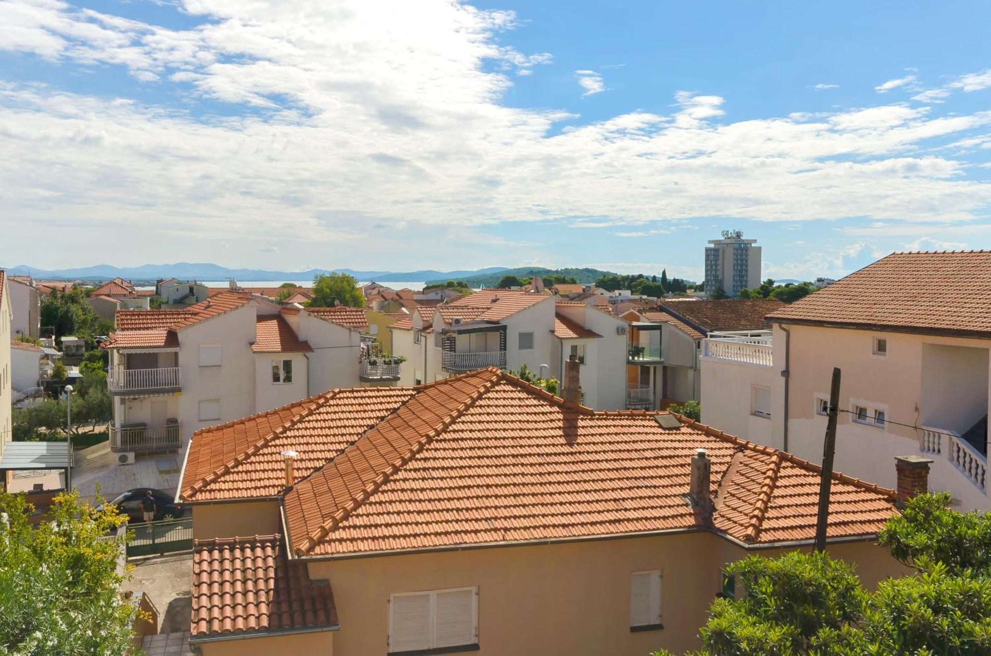 Apartments And Rooms Mladen Vodice Exteriör bild