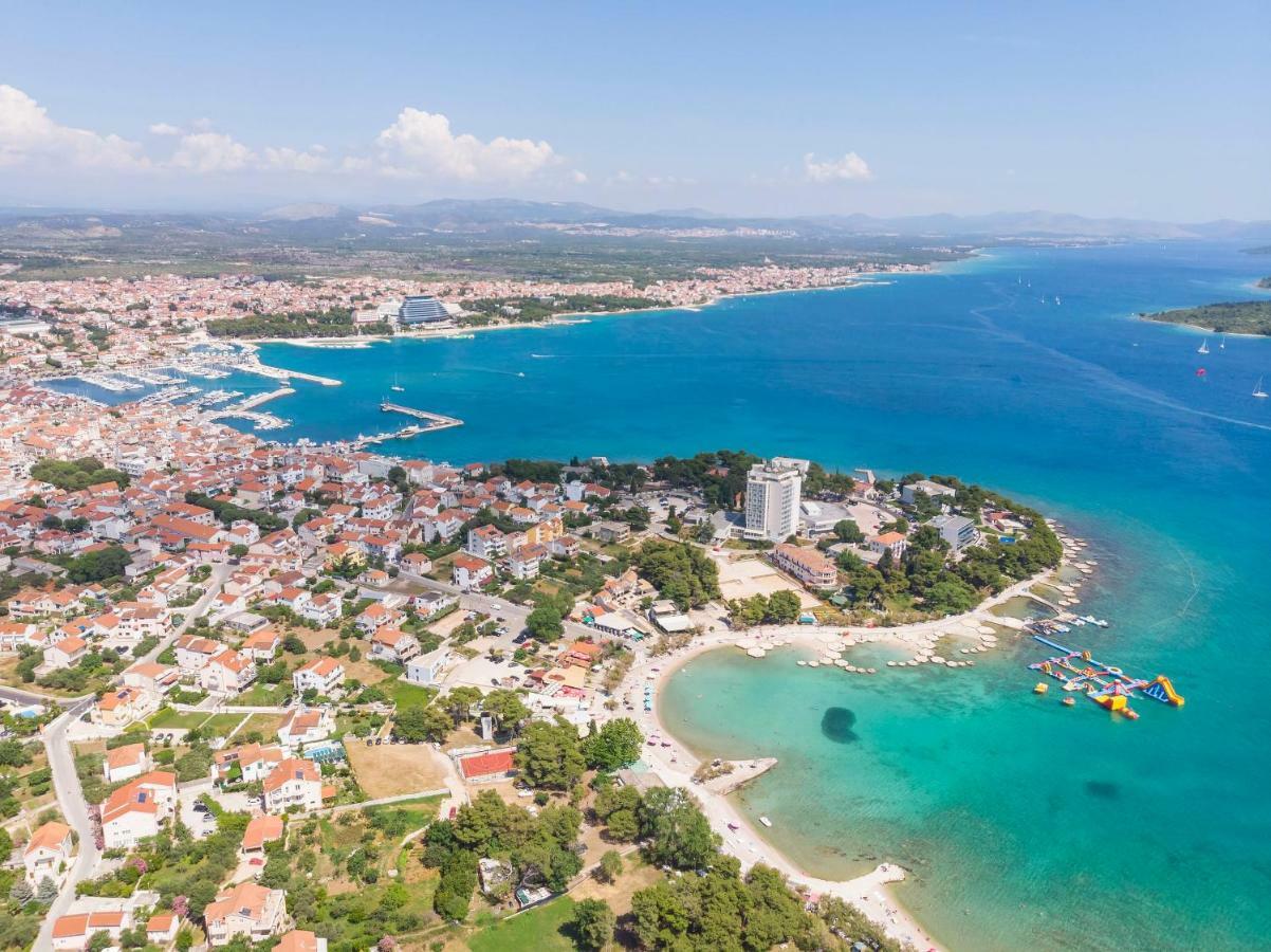 Apartments And Rooms Mladen Vodice Exteriör bild